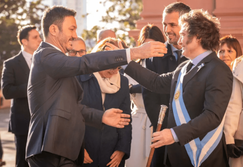 El mensaje de Javier Milei a Luis Petri tras su confirmación como candidato en Mendoza: “Bienvenido a las Fuerzas del&nbsp;Cielo”