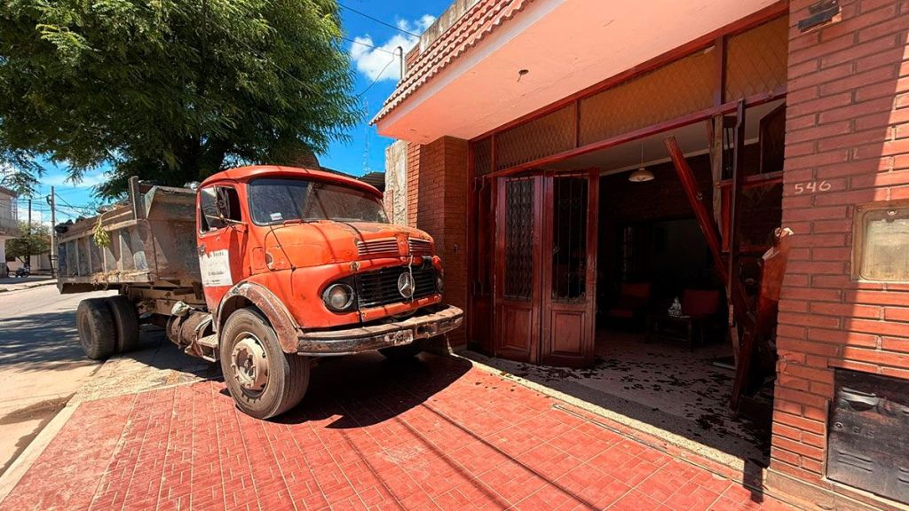 Camión impacta contra una vivienda en San Martín y genera&nbsp;alarma