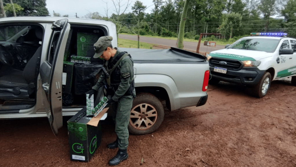 Gendarmería secuestró 23.000 atados de cigarrillos de contrabando tras una persecución en&nbsp;Misiones