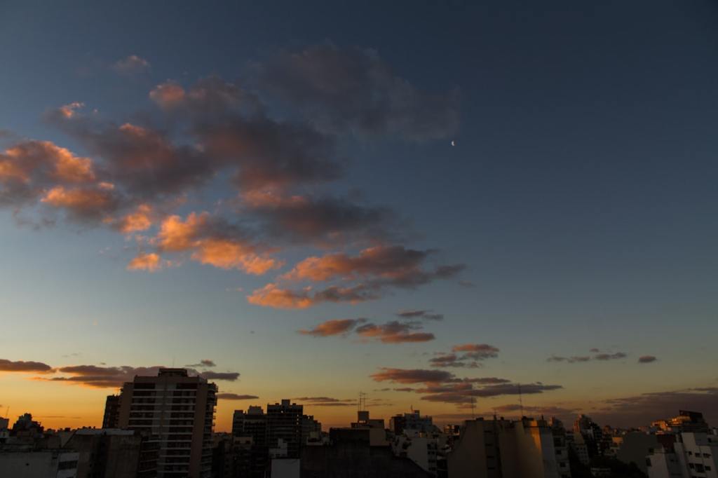 Semana fría y con lloviznas en Buenos Aires: retorno del sol hacia el&nbsp;cierre