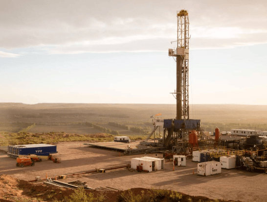 Chevron apuesta por Argentina: invertirá US$ 13.800 millones para expandir su producción en Vaca Muerta